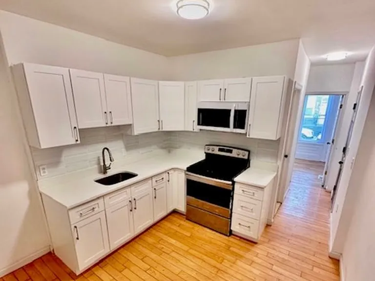2242 Wharton St — Photo 10