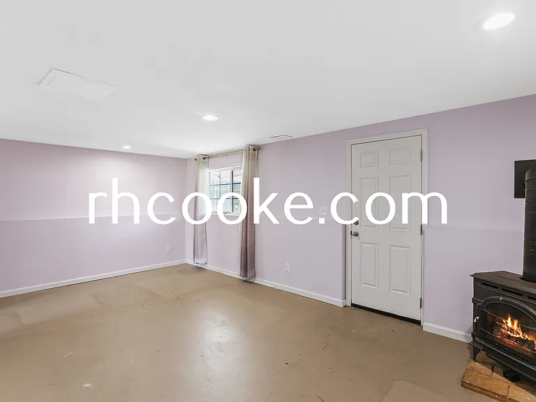3619 N Thor St — Photo 1