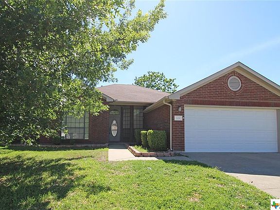 2nd image of 606 Arapaho Dr