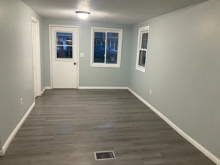 760 Eagle St — Photo 6