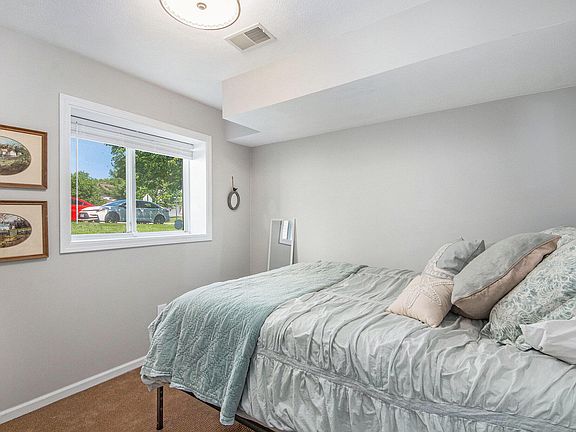 5th image of 5627 E Grove Dr SE