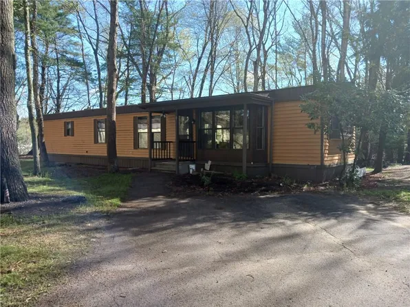 11 Hide Away St, Coventry, RI 02816