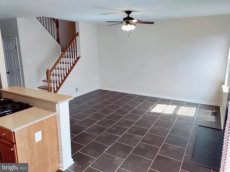 1202 Ellis Ave — Photo 4