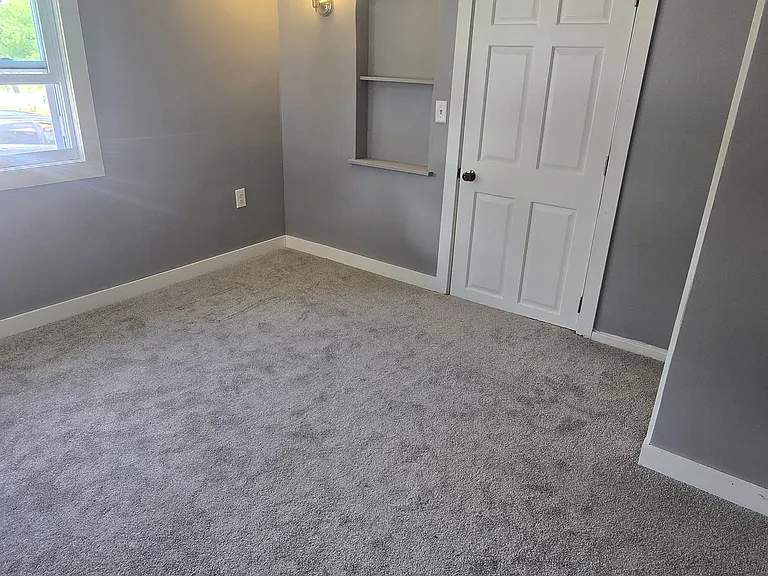 683 Maryland Ave W — Photo 10