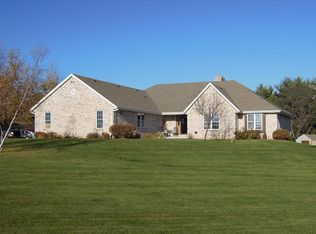 S70W33356 Norman Dr, Eagle, WI 53119