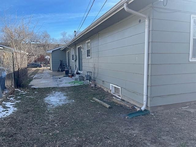 2nd image of 2237-2239 S Market St