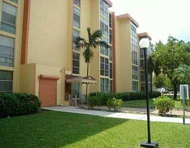 2nd image of 210 172nd St APT 524