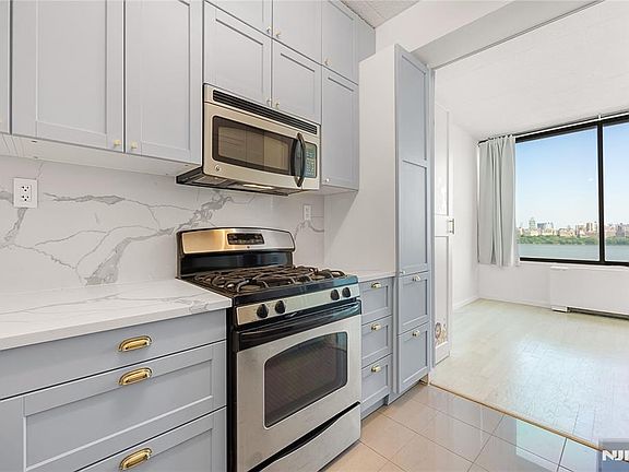 5th image of 9060 Palisade Ave APT 404