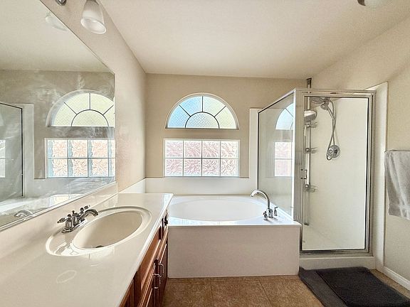 2nd image of 4634 Mission Meadows