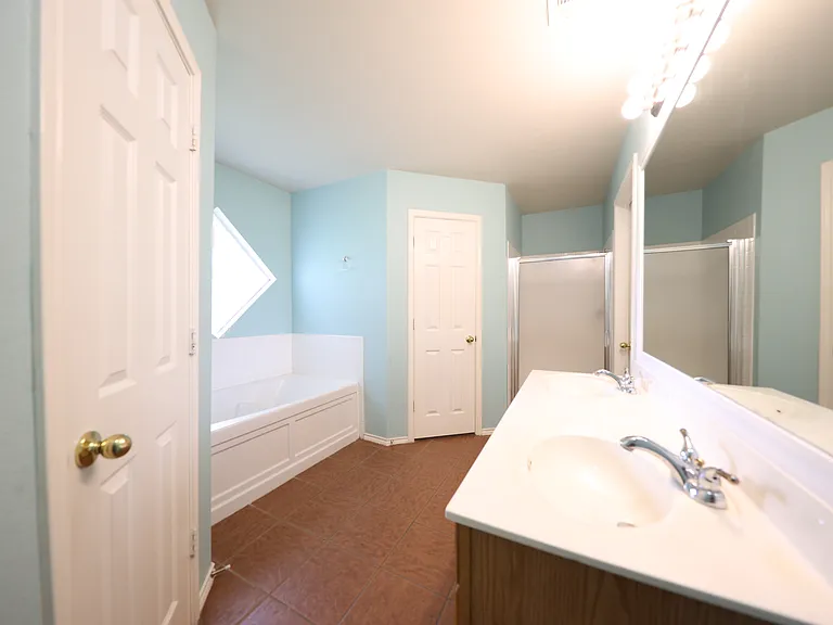1804 Lobrecht Ct — Photo 16