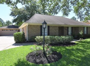 3707 Rau Dr, Dickinson, TX 77539