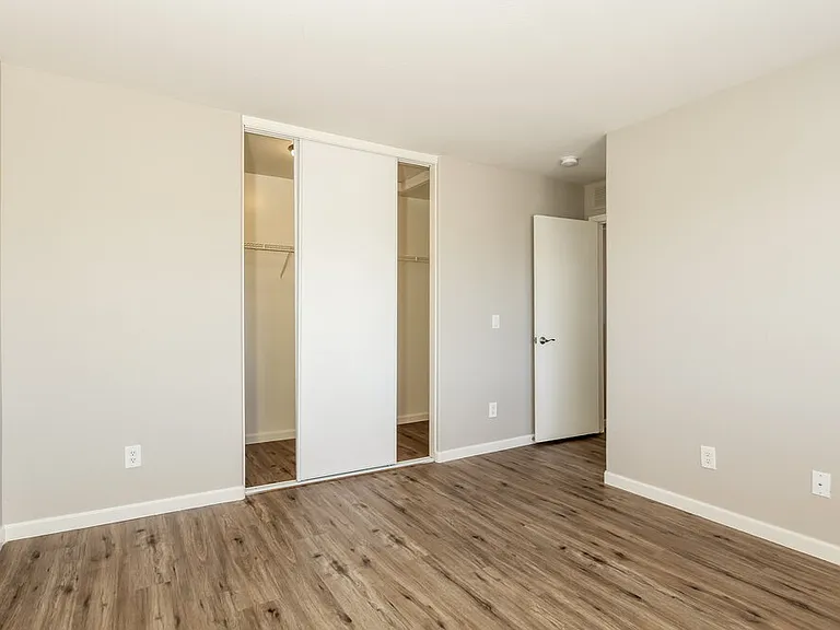 12602 W Windrose Dr — Photo 9