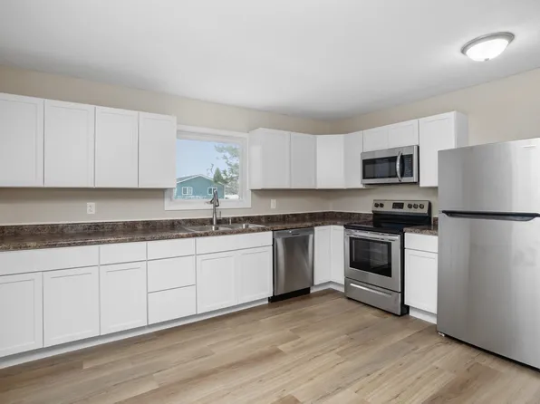 405 1st Ave, Burlington, ND 58722