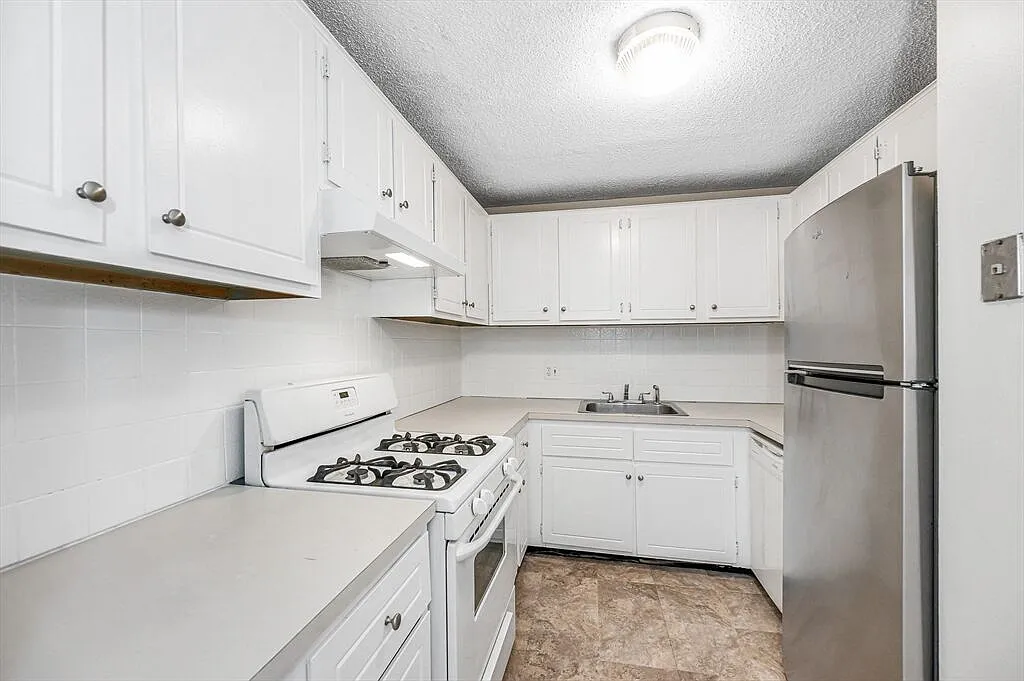 2 bed, 928 sqft, $2,500 — Photo 4