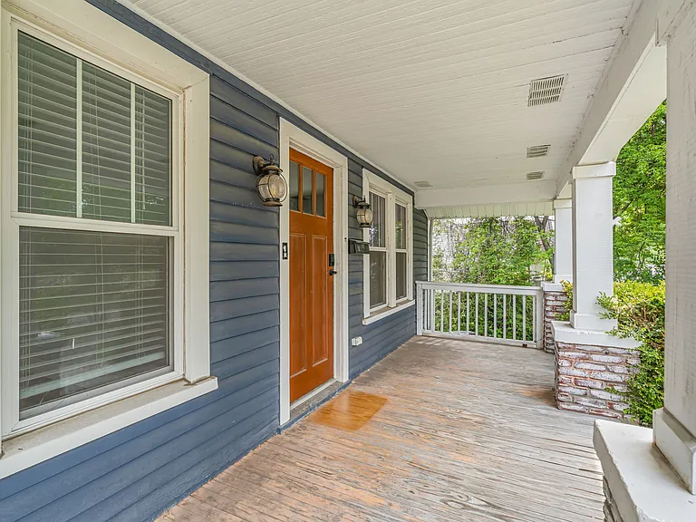 1309 Fairfax Ave — Photo 2