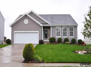 2307 S River Rock Dr, Papillion, NE 68046