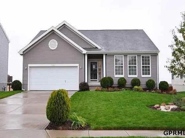 2307 S River Rock Dr, Papillion, NE 68046