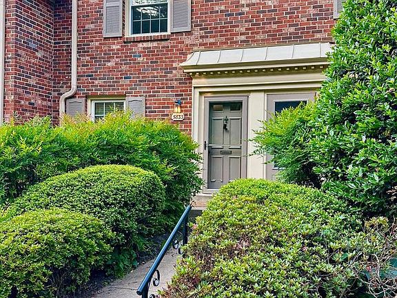 2nd image of 5833 Royal Ridge Dr #943