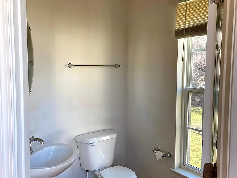 1768 Winsford Ct — Photo 35
