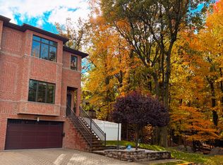 1422 13th St, Fort Lee, NJ 07024