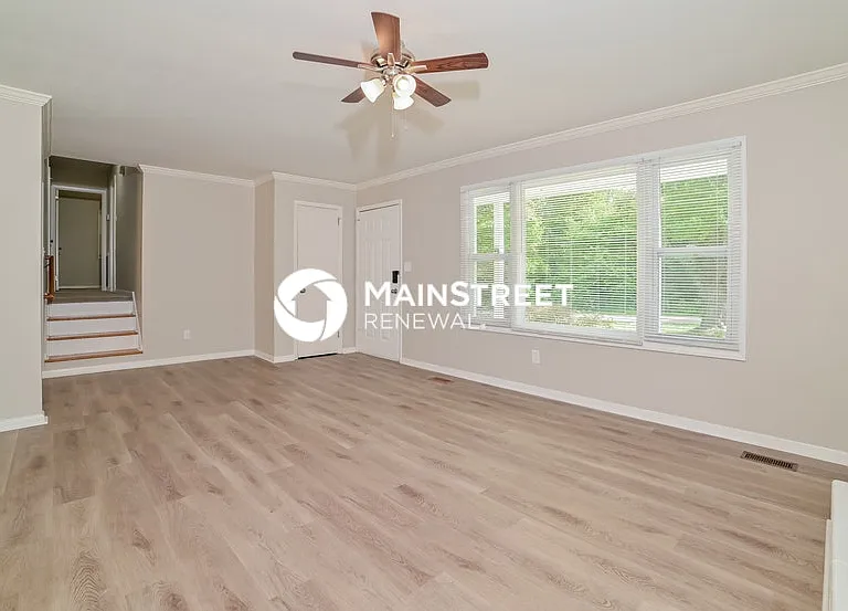 7833 Brownvue Rd — Photo 2