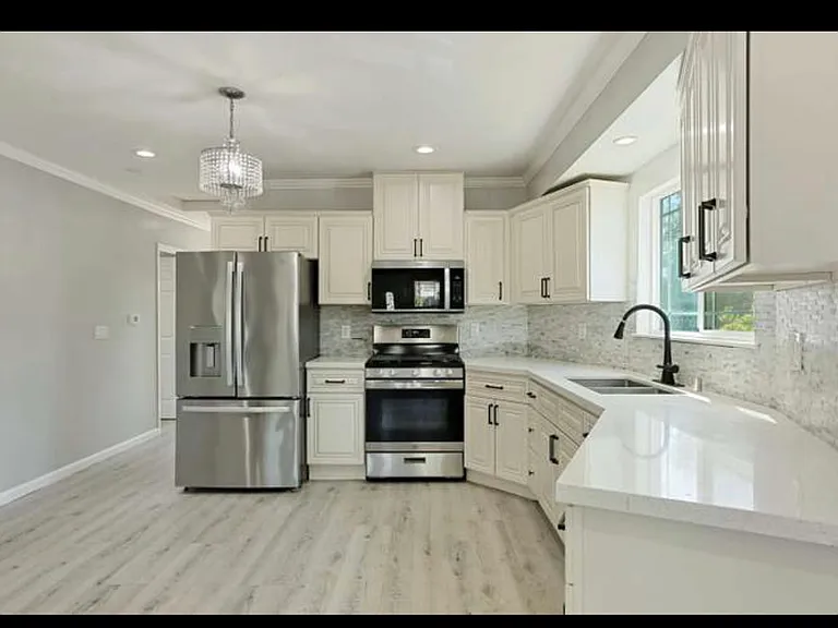 830 N Sierra Nevada St — Photo 3