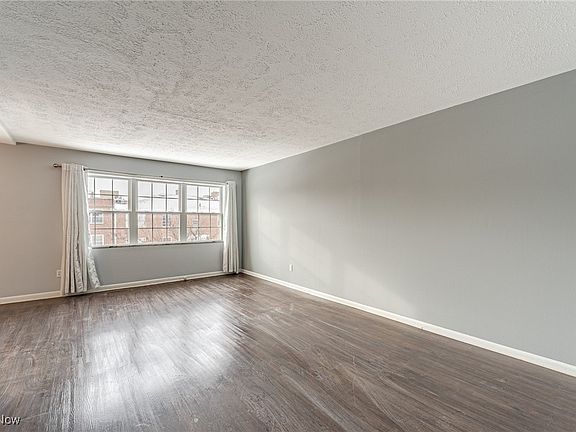 5th image of 3271 Warrensville Center Rd APT 8B