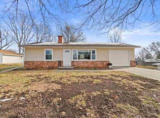 908 7th St, Kalona, IA 52247