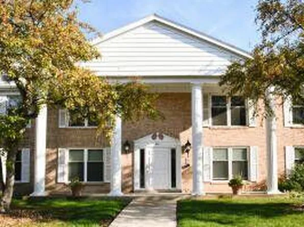 937 West Heritage COURT #201, Mequon, WI 53092