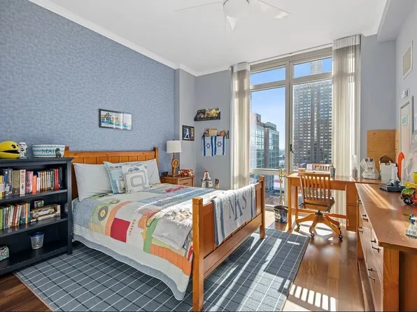 333 East 91st Street image 1 of 6