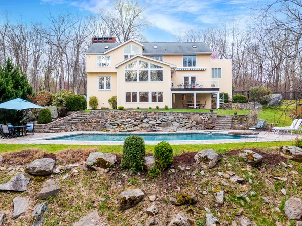 340 Good Hill Road, Weston, CT 06883