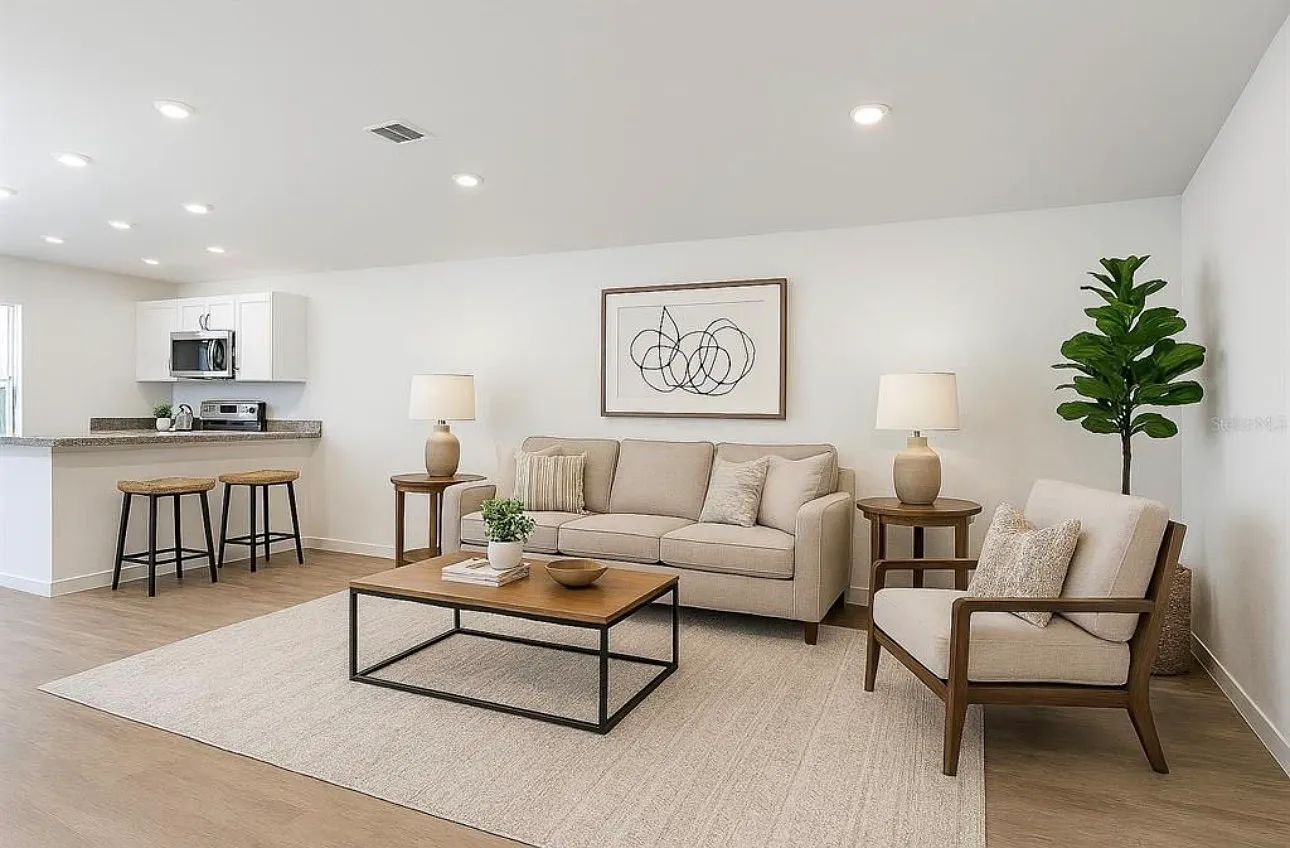 2 bed, 1100 sqft, $1,599 — Photo 2