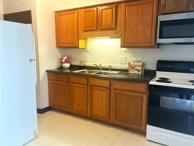 105 Wildwood Dr #4 — Photo 5