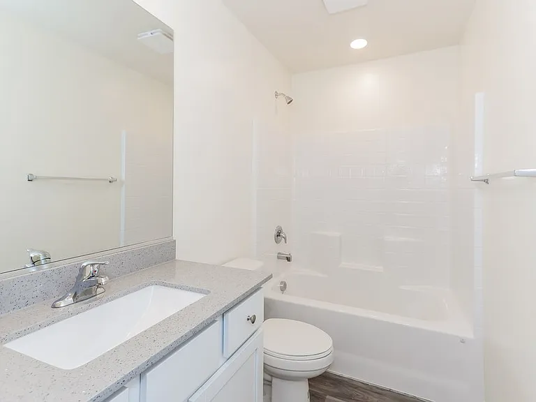 1704 Desert Path Ave — Photo 16