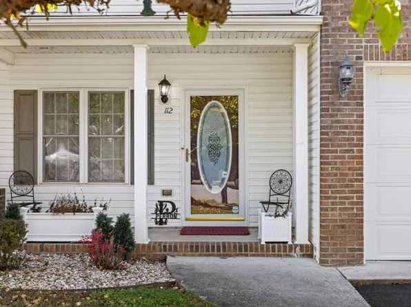 112 Collinswood Dr, Staunton, VA 24401