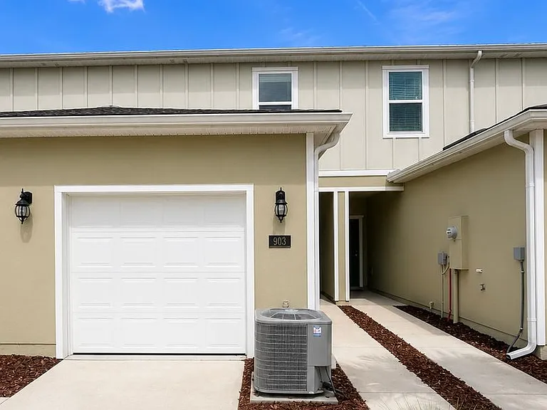 903 Rivertree Pl — Photo 1
