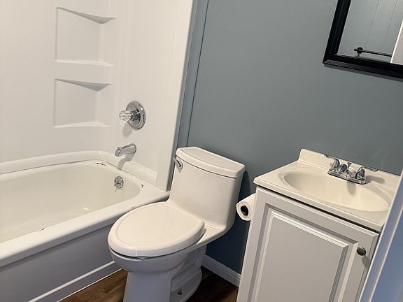 5th image of 6009 Spring St