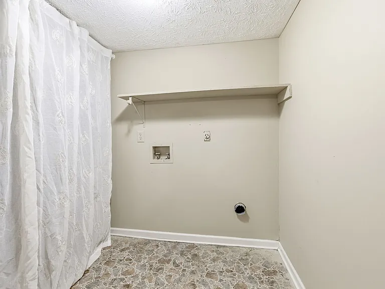 635 Poplar Springs Rd — Photo 34