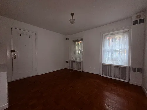 32 Beekman Pl Photo 1