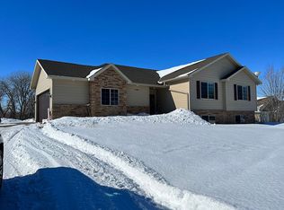 7140 12th St NW, Willmar, MN 56201