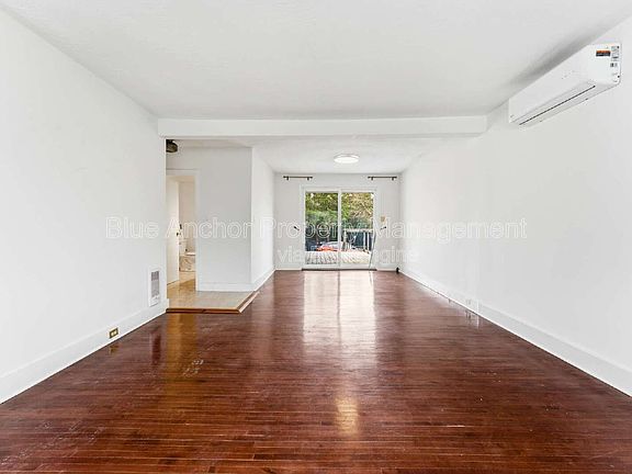 3rd image of 247 Macdonald Ave #1