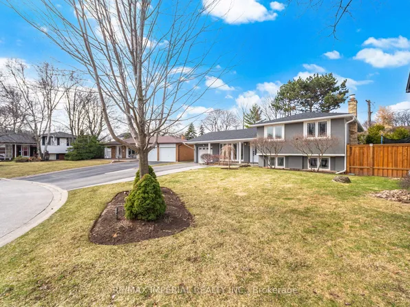 225 Barrymore Ct, Burlington, ON L7T 1B7