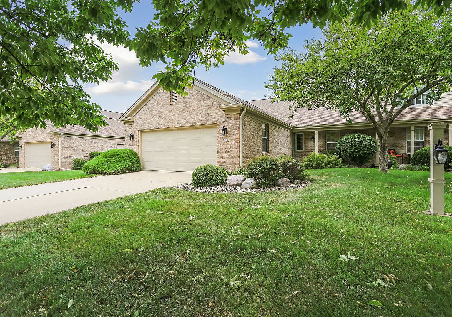 1601 Lakeside Dr Unit B, Champaign, IL 61821 | Zillow