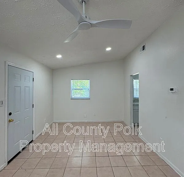 3018 Galaxy Ln — Photo 4