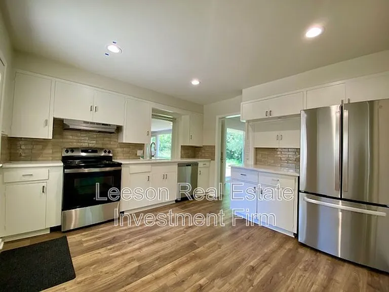 208 Bruce Ave — Photo 9