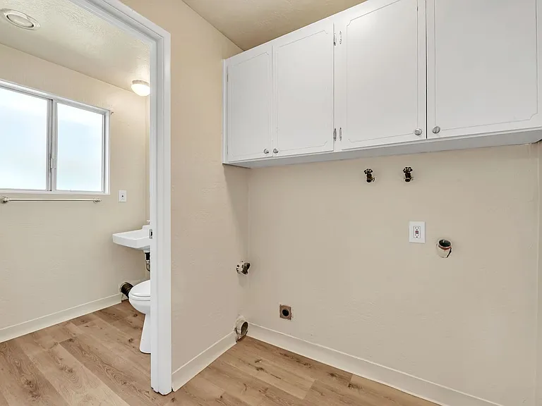 Villa Chateau Apartments — Photo 25