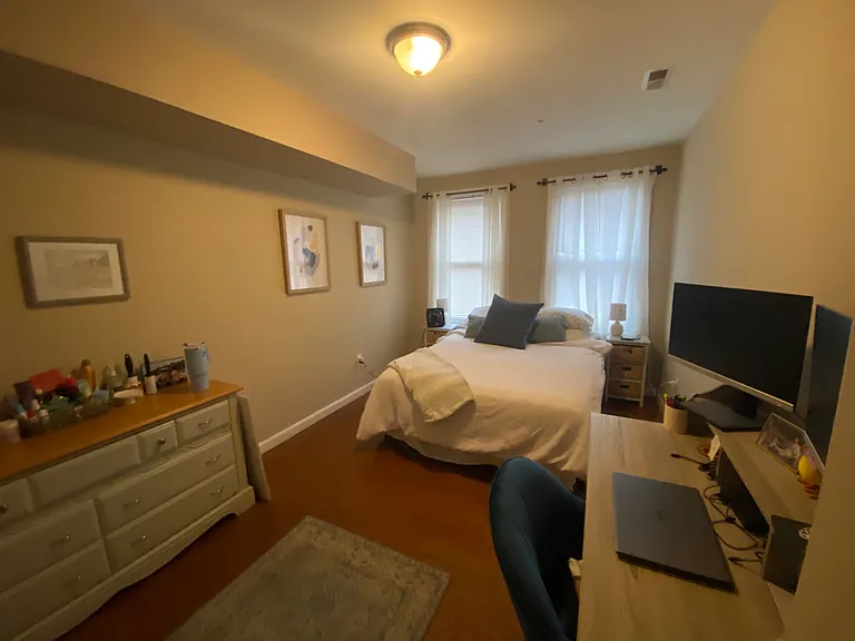51 Chelsea St #2 — Photo 4