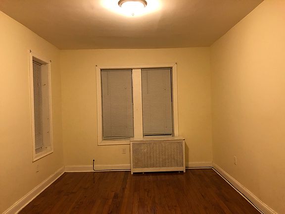 4th image of 9 Gifford Ave #55Q
