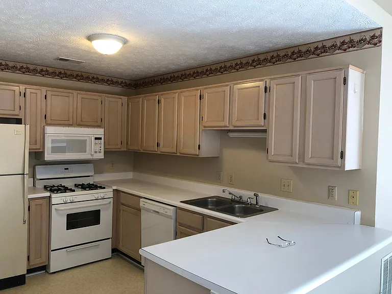 2003 Brittania Cir — Photo 3