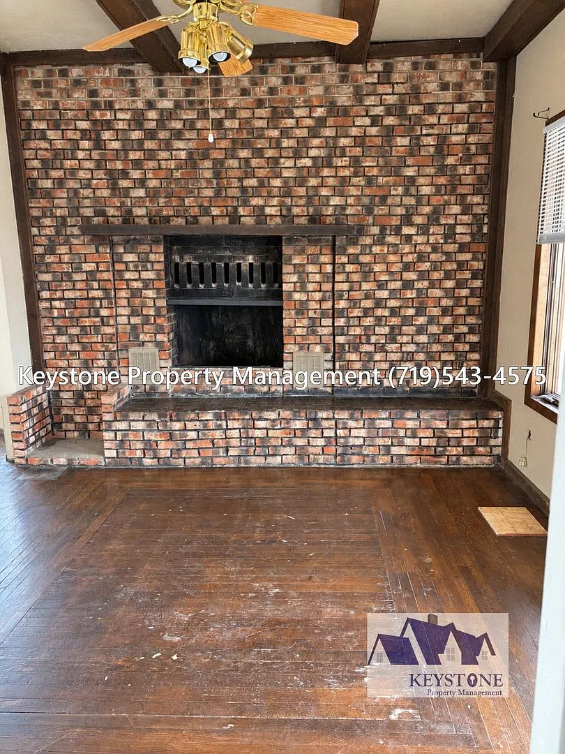 Application Fee Reimbursed! 2 Bed, 2 Bath Home Lots Of Storage Space & Large Deck In The Backyard... — Photo 3